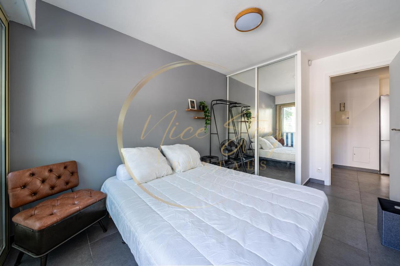 Apartment Charmant 3 Pieces Au Coeur De Nizza